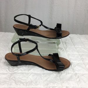 KATE SPADE NEW YORK PATENT LEATHER SANDAL